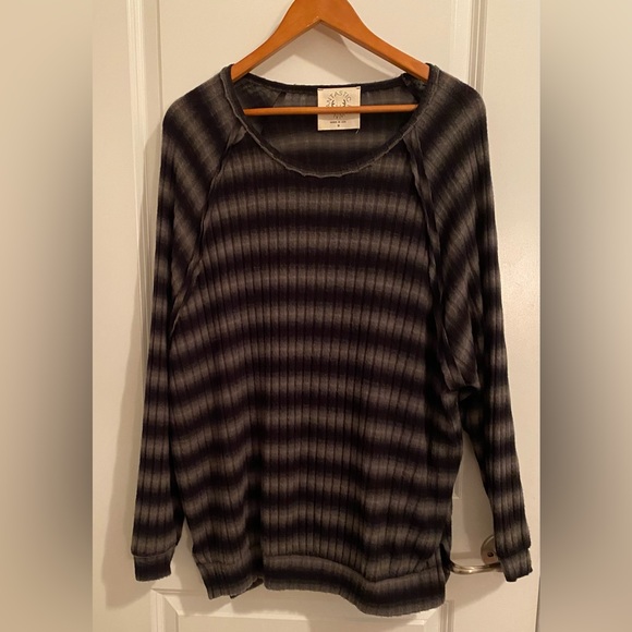 Fantastic Fawn Oversized Knit Top - Picture 4 of 6